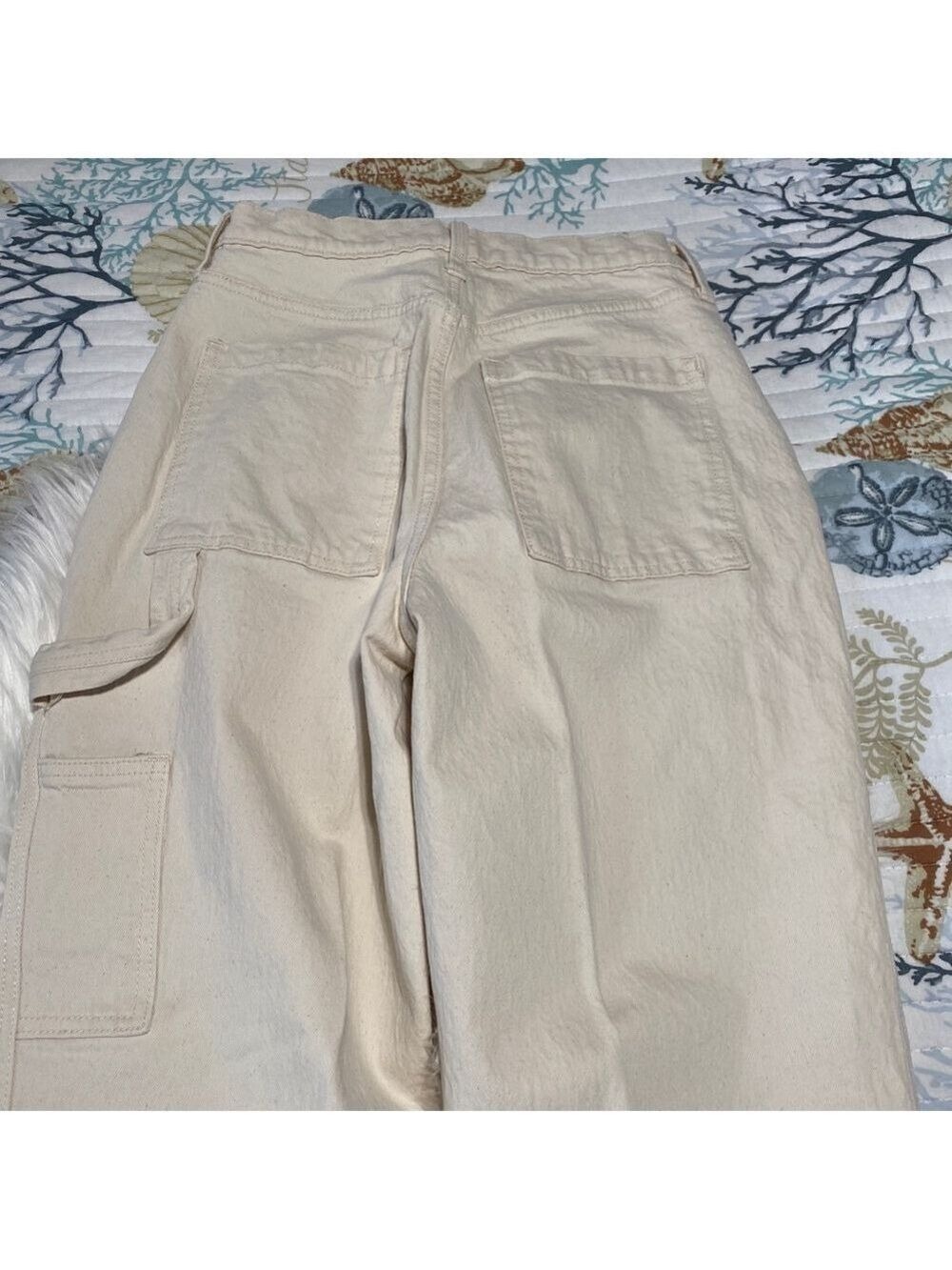 Universal Thread woman’s Straight Leg Jeans Size 8 Beige - Picture 9 of 10